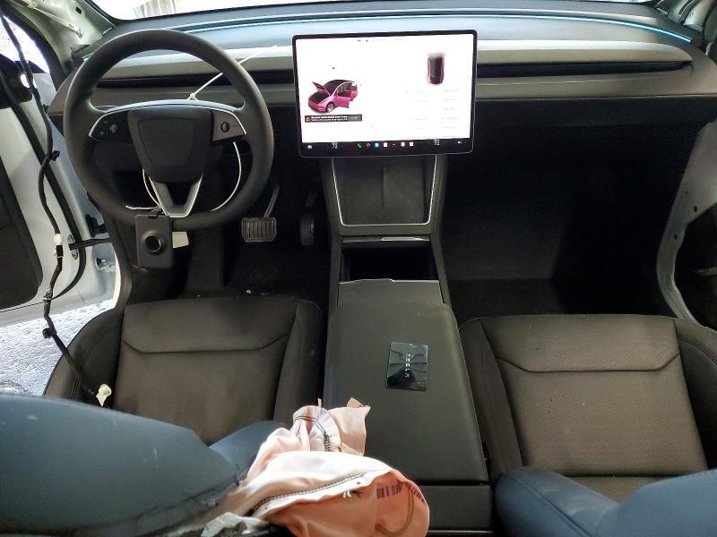 2026 TESLA MODEL Y — Фото 8 из 13