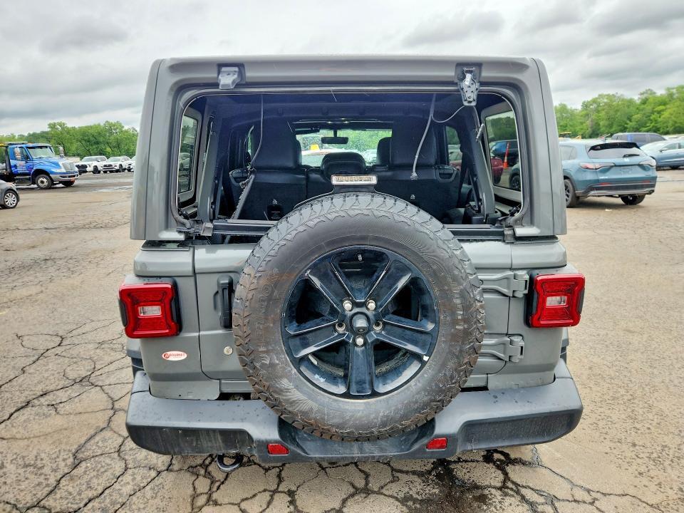 2019 JEEP WRANGLER UNLIMITED SAHARA — Фото 6 из 12