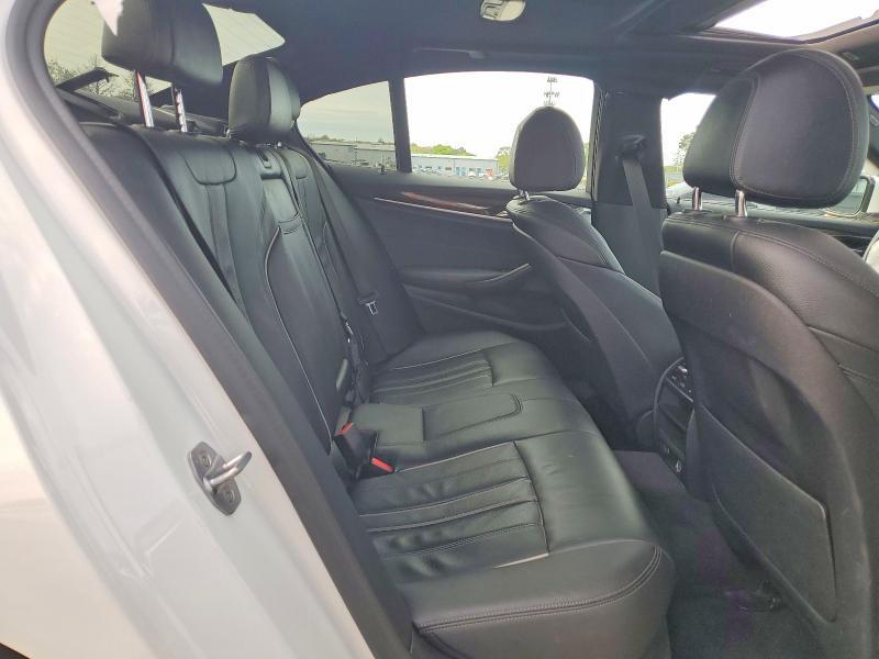 2019 BMW 530 XI — Фото 10 из 12
