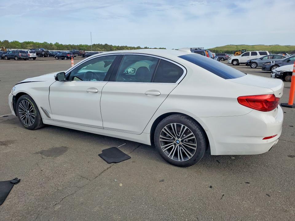 2019 BMW 530 XI — Фото 2 из 12