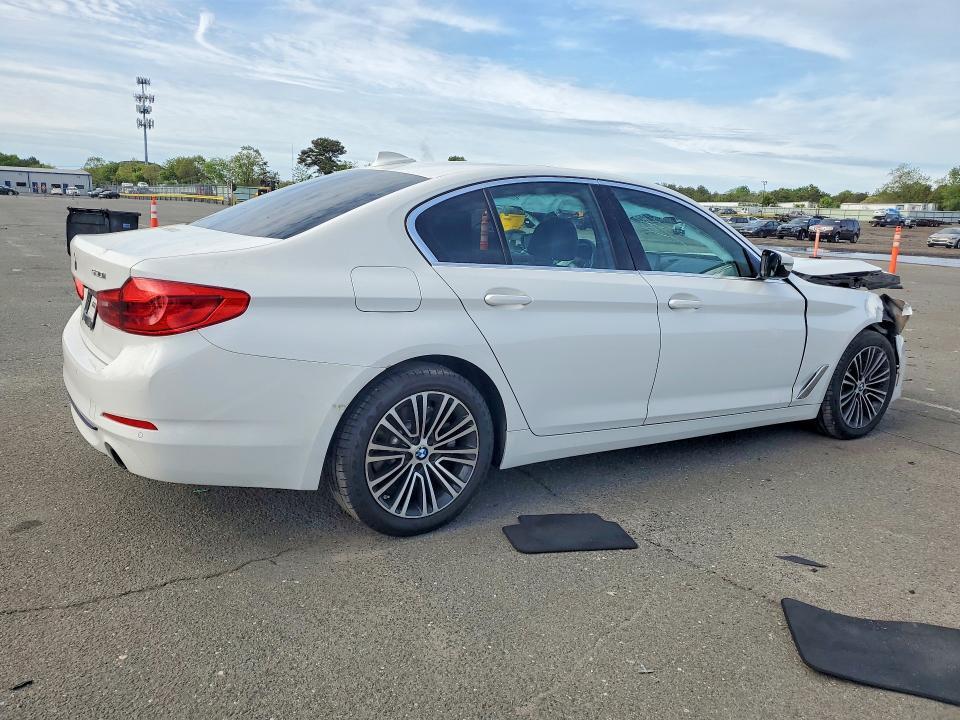 2019 BMW 530 XI — Фото 3 из 12