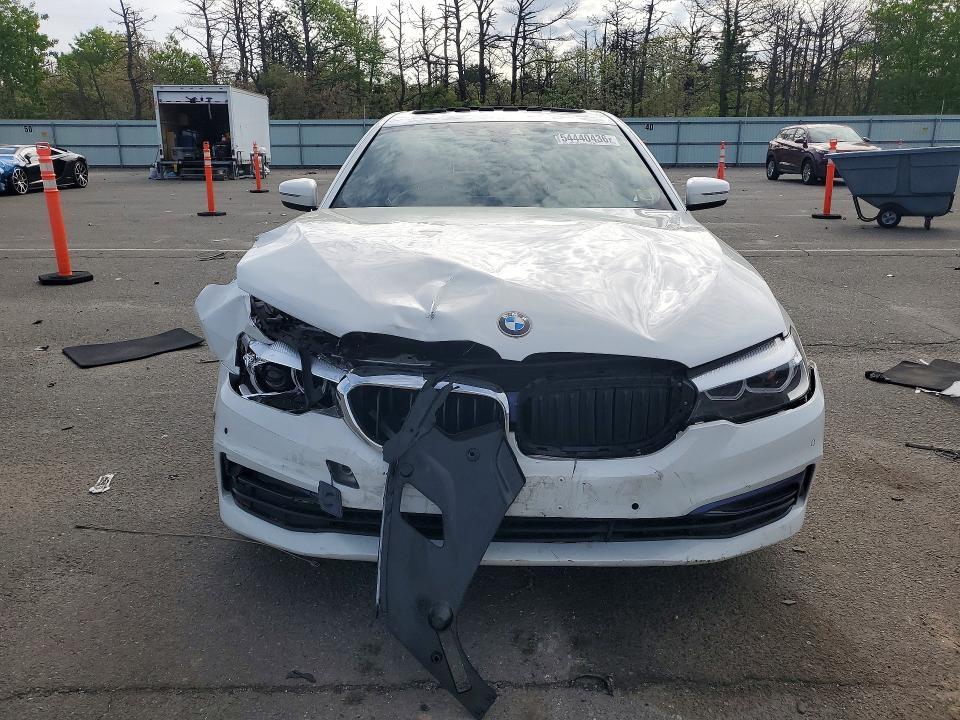 2019 BMW 530 XI — Фото 5 из 12