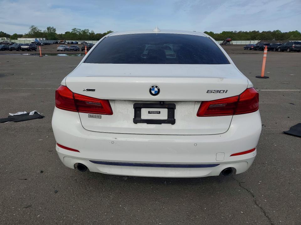 2019 BMW 530 XI — Фото 6 из 12