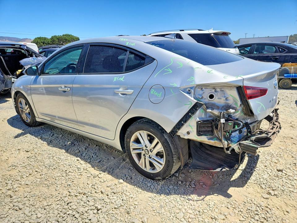 2019 HYUNDAI ELANTRA SE — Фото 2 из 13