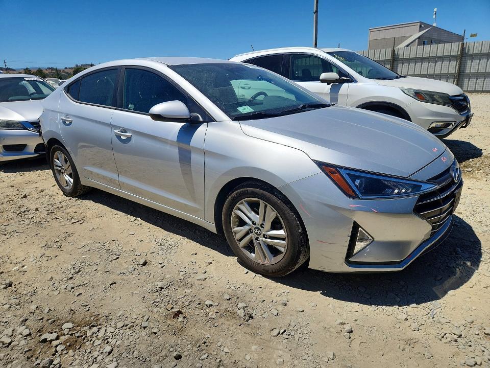 2019 HYUNDAI ELANTRA SE — Фото 4 из 13