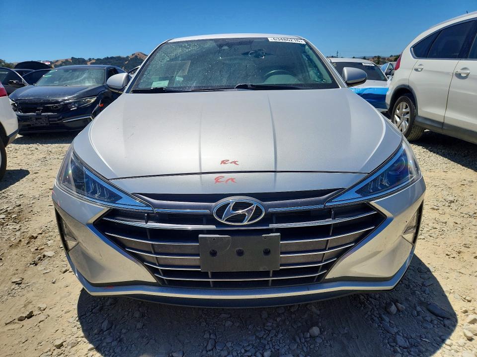 2019 HYUNDAI ELANTRA SE — Фото 5 из 13
