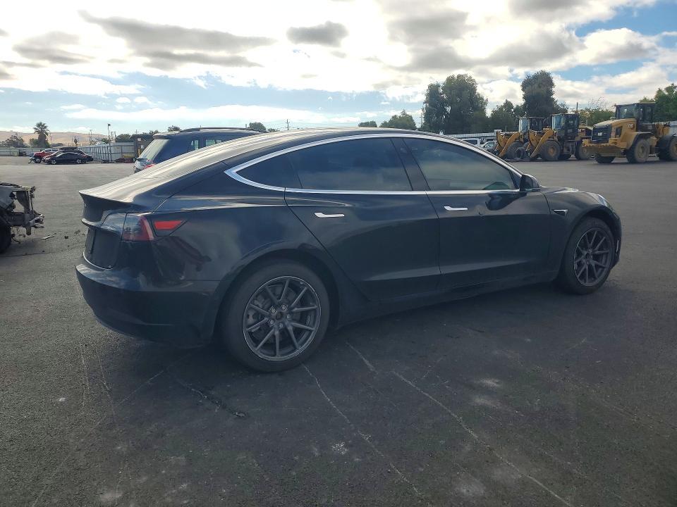 2019 TESLA MODEL 3 — Фото 3 из 12