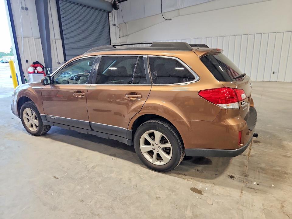 2013 SUBARU OUTBACK 3.6R — Фото 2 из 13