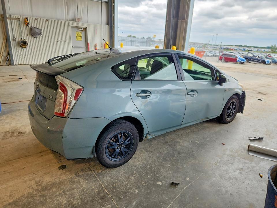 2013 TOYOTA PRIUS TWO — Фото 3 из 12