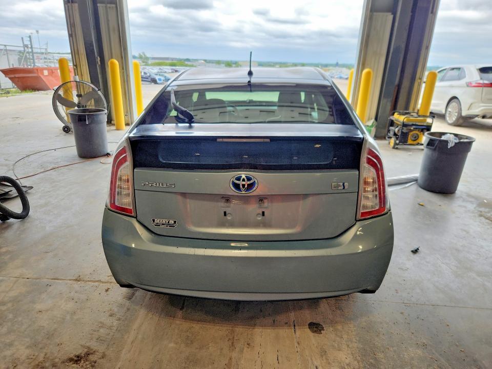 2013 TOYOTA PRIUS TWO — Фото 6 из 12