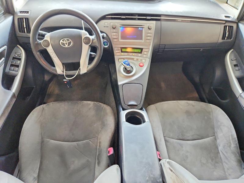 2013 TOYOTA PRIUS TWO — Фото 8 из 12
