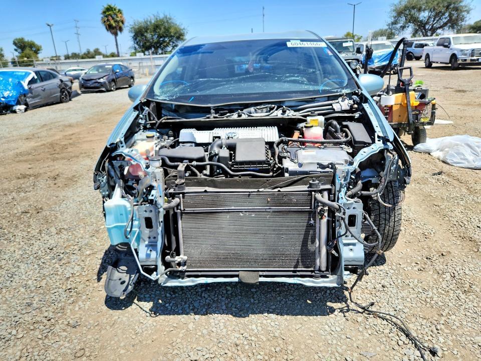 2012 TOYOTA PRIUS TWO — Фото 5 из 13