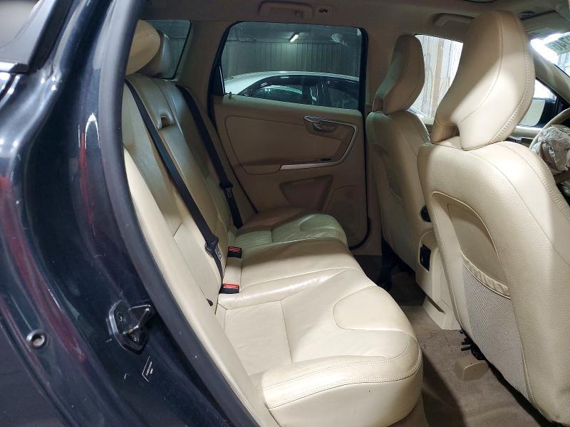 2010 VOLVO XC60 3.2 — Фото 11 из 13