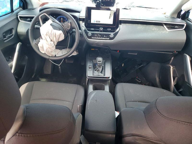 2026 TOYOTA COROLLA CROSS LE — Фото 8 из 12
