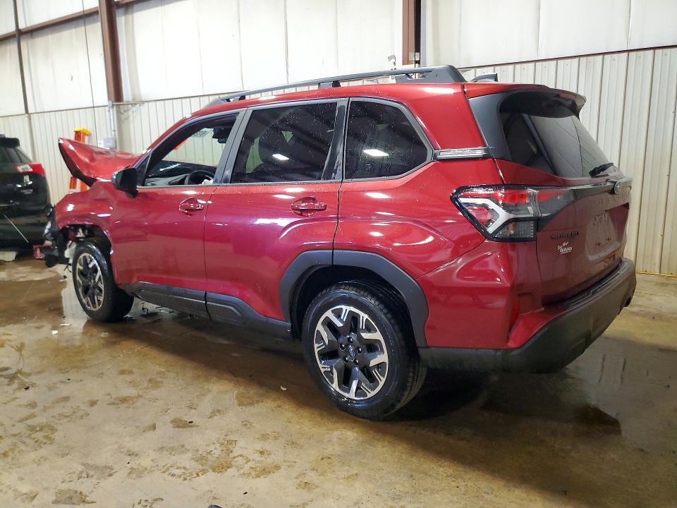 2025 SUBARU FORESTER PREMIUM — Фото 2 из 13