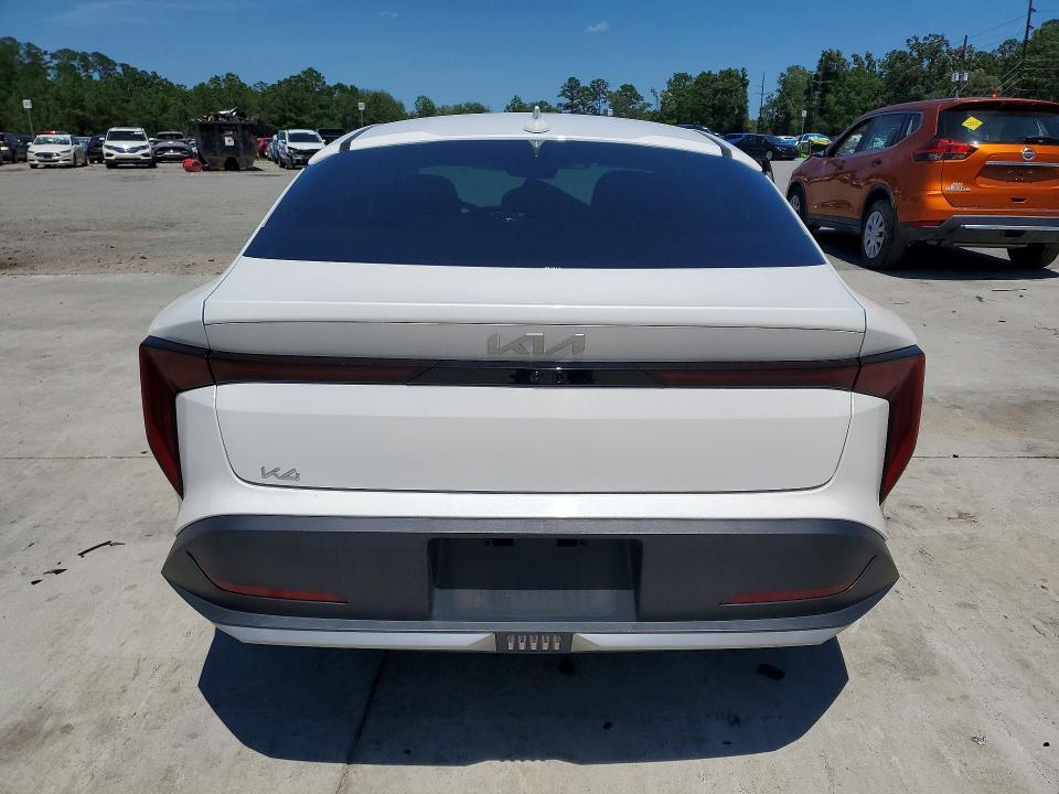 2025 KIA K4 LXS — Фото 6 из 13