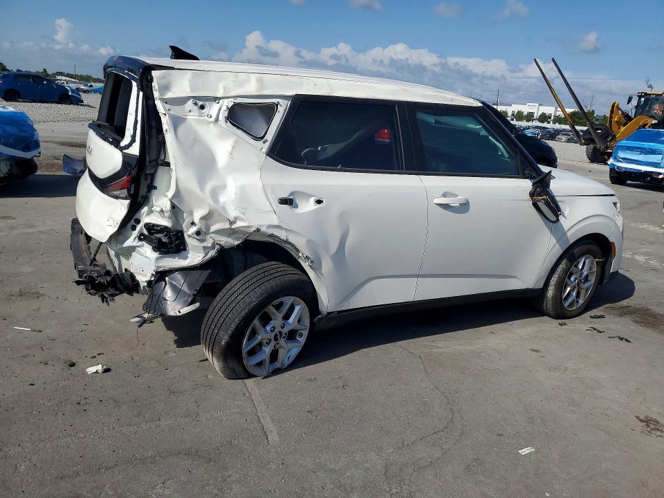 2025 KIA SOUL LX — Фото 3 из 14