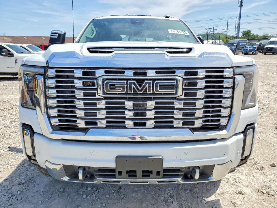 2026 GMC SIERRA K3500 DENALI — Фото 5 из 12