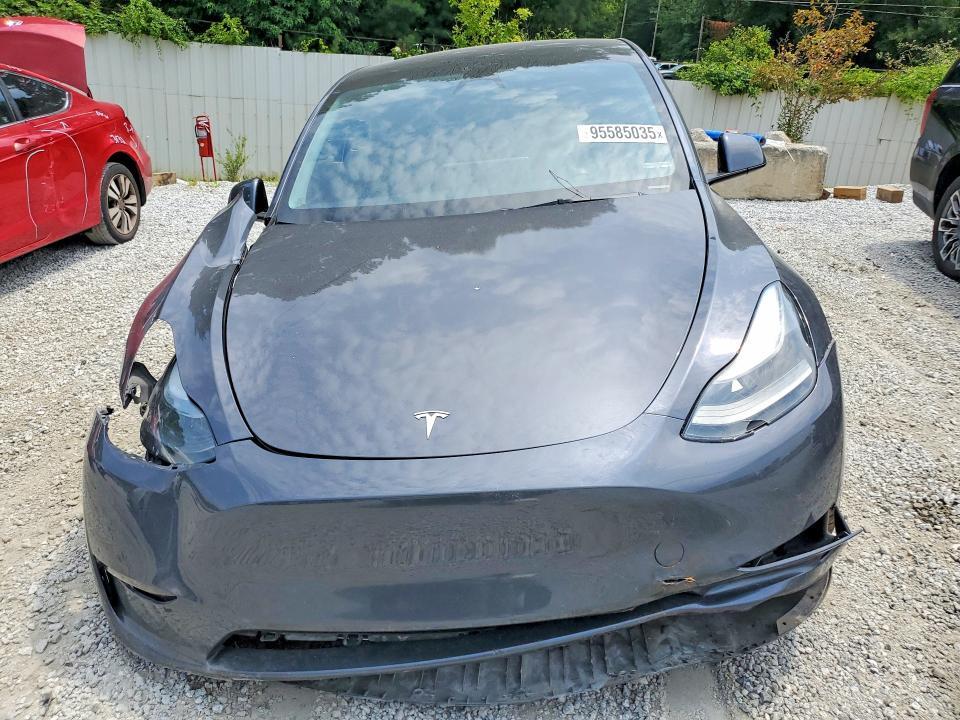 2023 TESLA MODEL Y — Фото 5 из 12