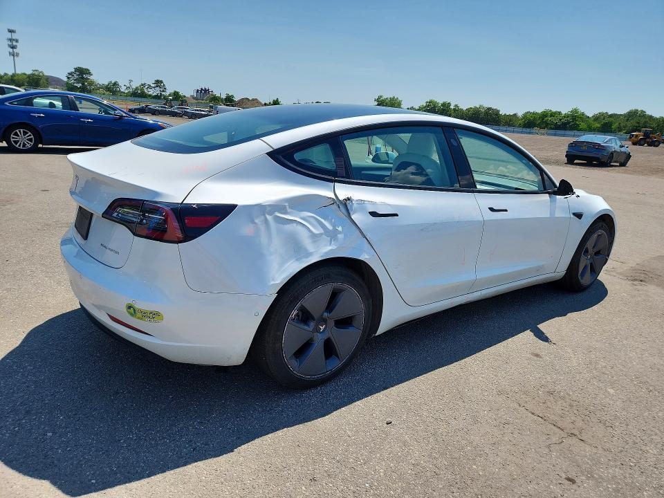 2022 TESLA MODEL 3 — Фото 3 из 12