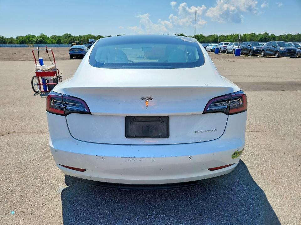 2022 TESLA MODEL 3 — Фото 6 из 12