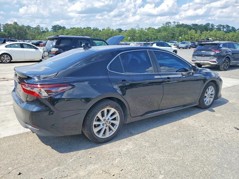 2022 TOYOTA CAMRY LE — Фото 3 из 12