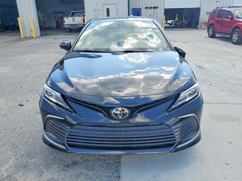 2022 TOYOTA CAMRY LE — Фото 5 из 12