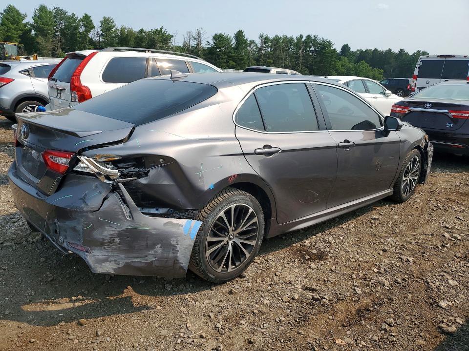 2020 TOYOTA CAMRY SE — Фото 3 из 12