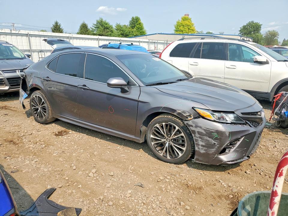 2020 TOYOTA CAMRY SE — Фото 4 из 12