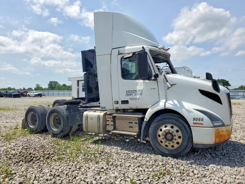 2020 VOLVO VNR 4V4WC9EH3LN241714