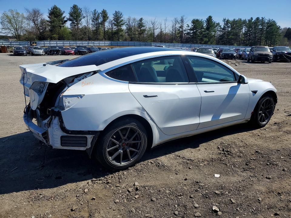 2020 TESLA MODEL 3 — Фото 3 из 12