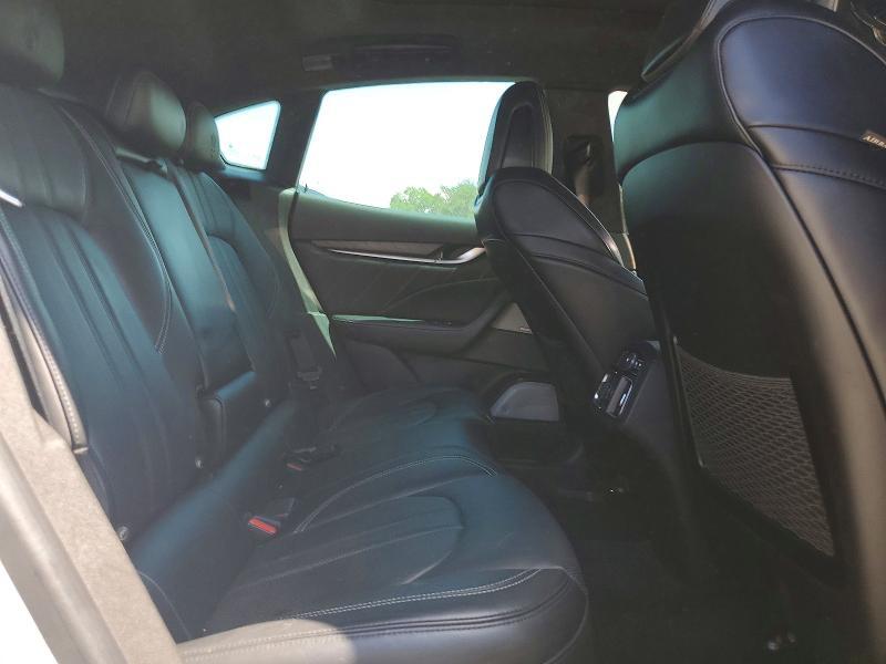 2019 MASERATI LEVANTE GTS — Фото 11 из 13