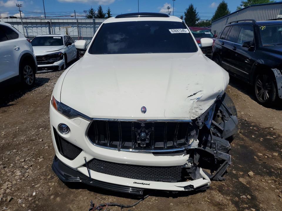 2019 MASERATI LEVANTE GTS — Фото 5 из 13