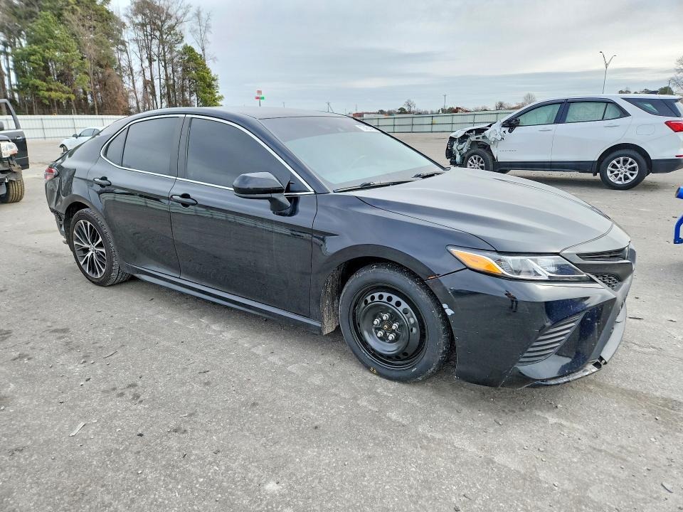 2019 TOYOTA CAMRY L — Фото 4 из 12