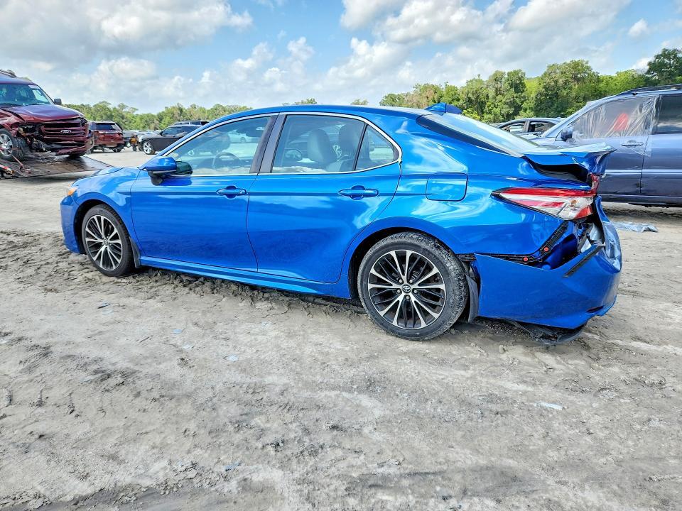 2019 TOYOTA CAMRY SE — Фото 2 из 12