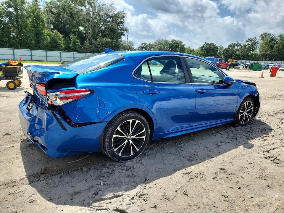 2019 TOYOTA CAMRY SE — Фото 3 из 12