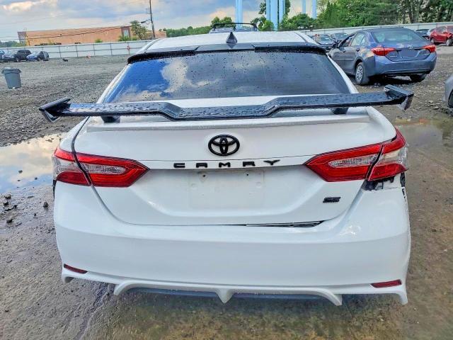 2018 TOYOTA CAMRY SE — Фото 6 из 12