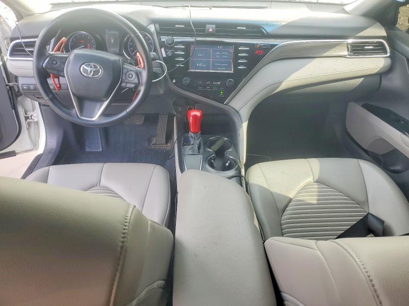 2018 TOYOTA CAMRY SE — Фото 8 из 12