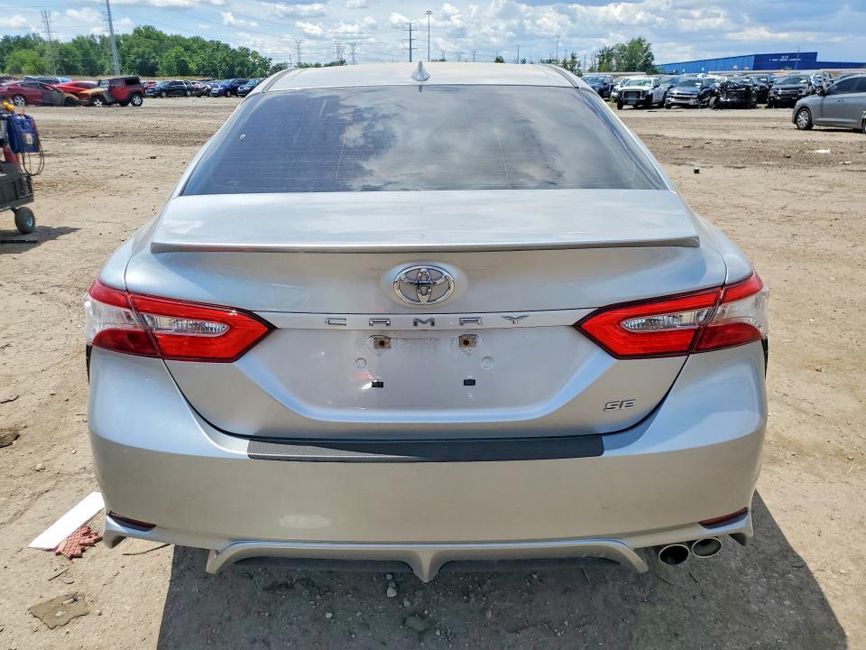 2018 TOYOTA CAMRY SE — Фото 6 из 12
