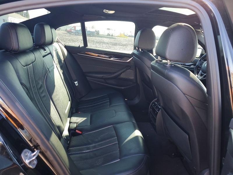 2018 BMW 530XE — Фото 10 из 12