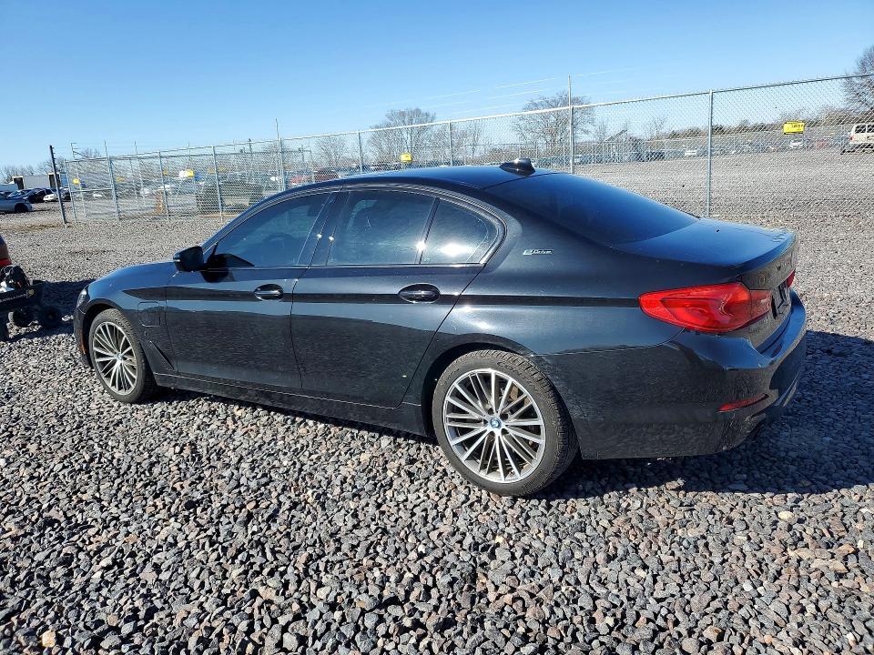 2018 BMW 530XE — Фото 2 из 12
