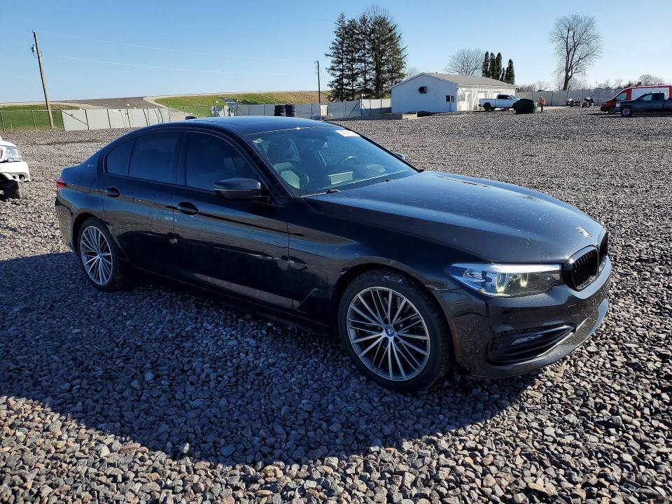 2018 BMW 530XE — Фото 4 из 12