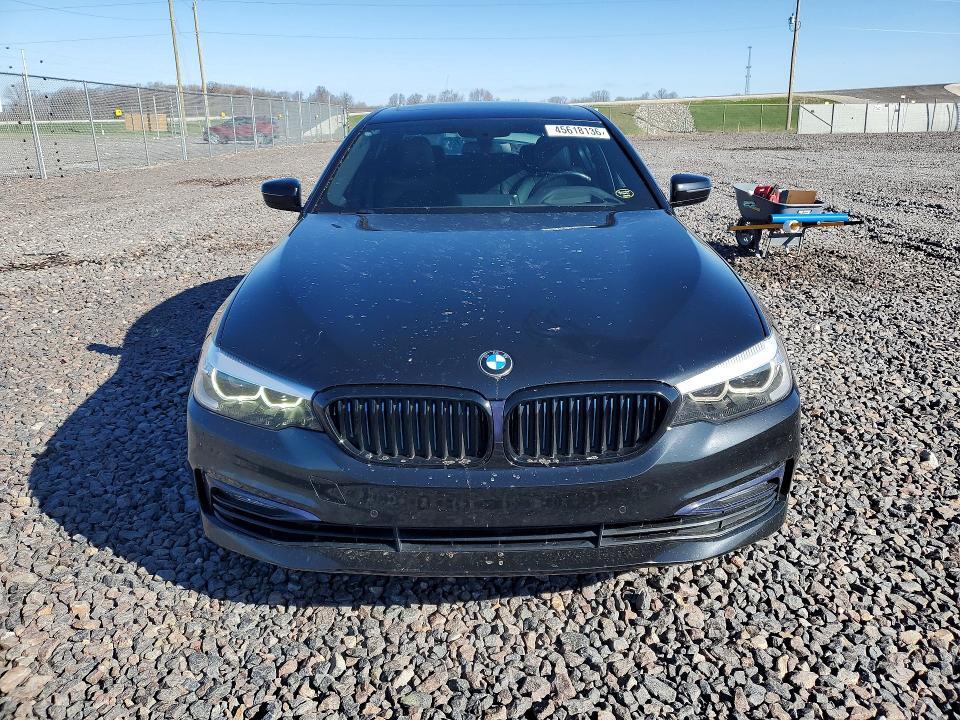 2018 BMW 530XE — Фото 5 из 12