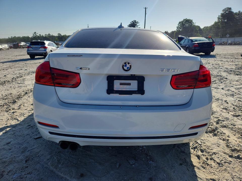 2018 BMW 330 XI — Фото 6 из 12