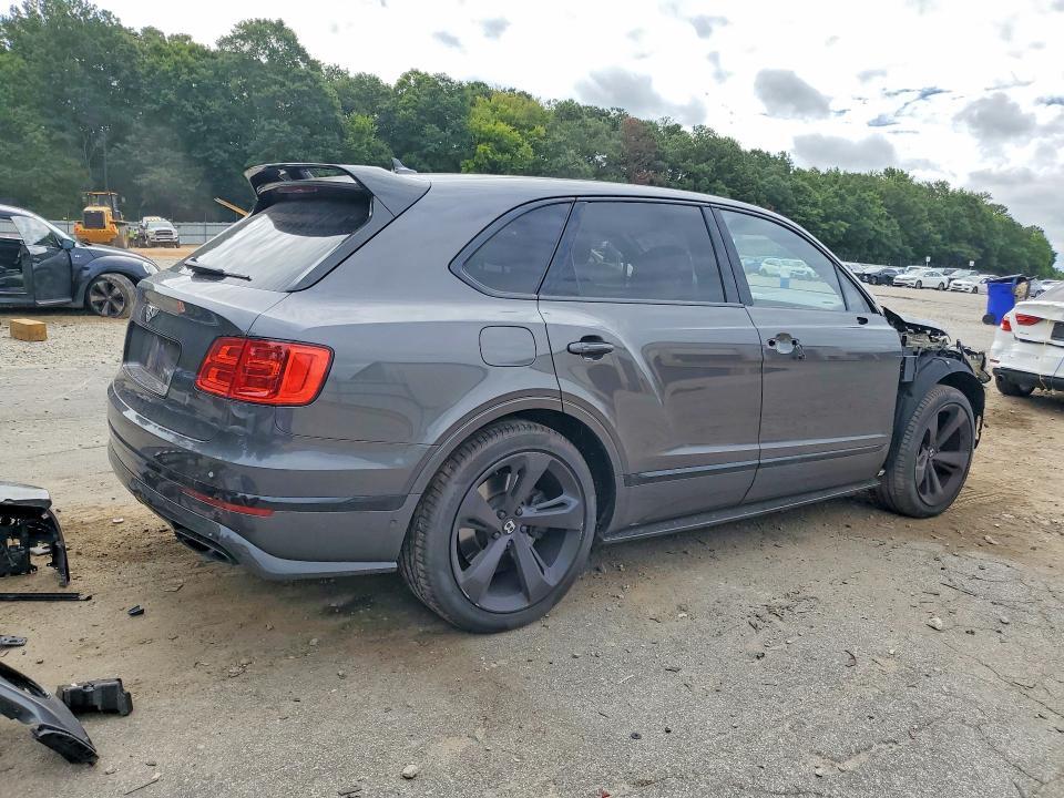 SJAAC2ZV6JC018686 2018 BENTLEY BENTAYGA photo no. 3