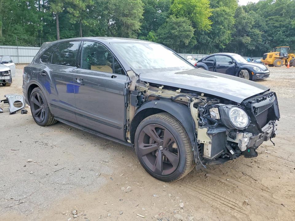SJAAC2ZV6JC018686 2018 BENTLEY BENTAYGA photo no. 4