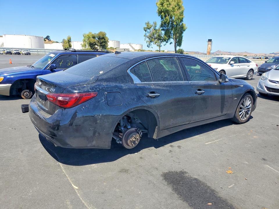 JN1CV7AP6JM241612 2018 INFINITI Q50 photo no. 3