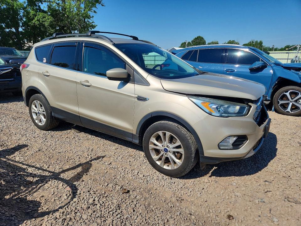 1FMCU9GD0HUA07755 2017 FORD ESCAPE photo no. 4