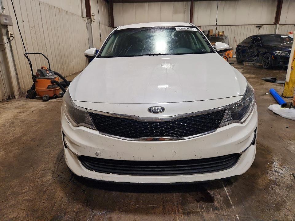 KNAGT4L31H5137852 2017 KIA OPTIMA photo no. 5