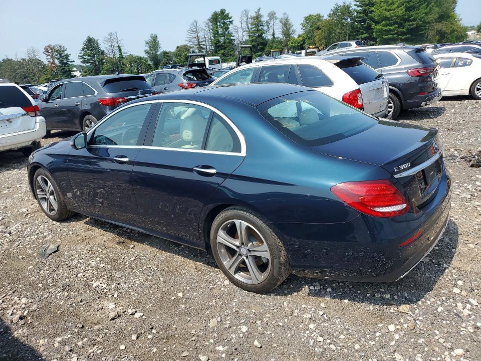 2017 MERCEDES-BENZ E 300 4MATIC — Фото 2 из 12